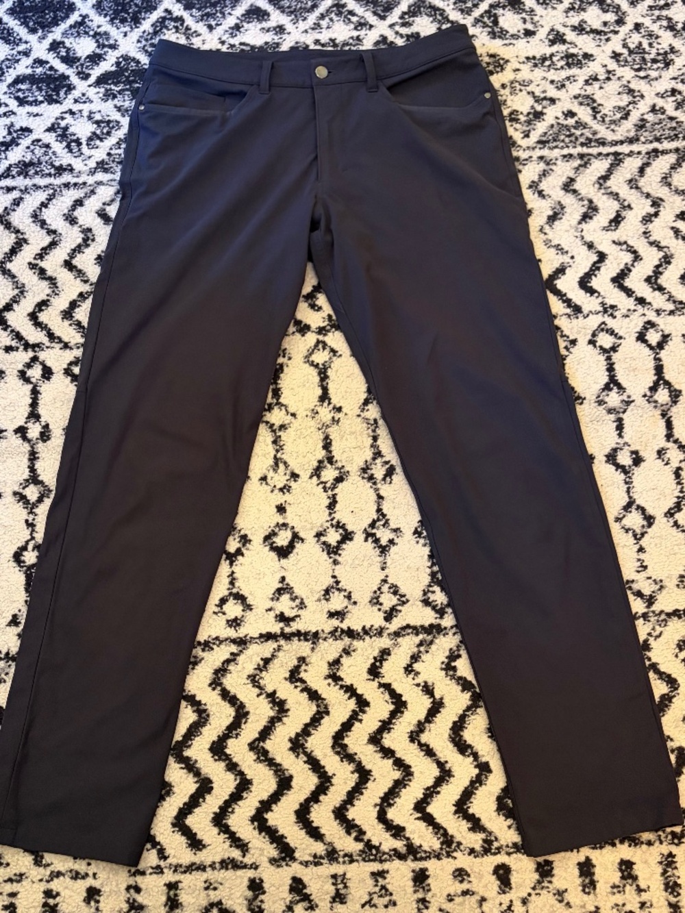 Lululemon ABC Classic Pants Mens 33x31 Black 5 Pocket Stretch Zip Pocket Chino
